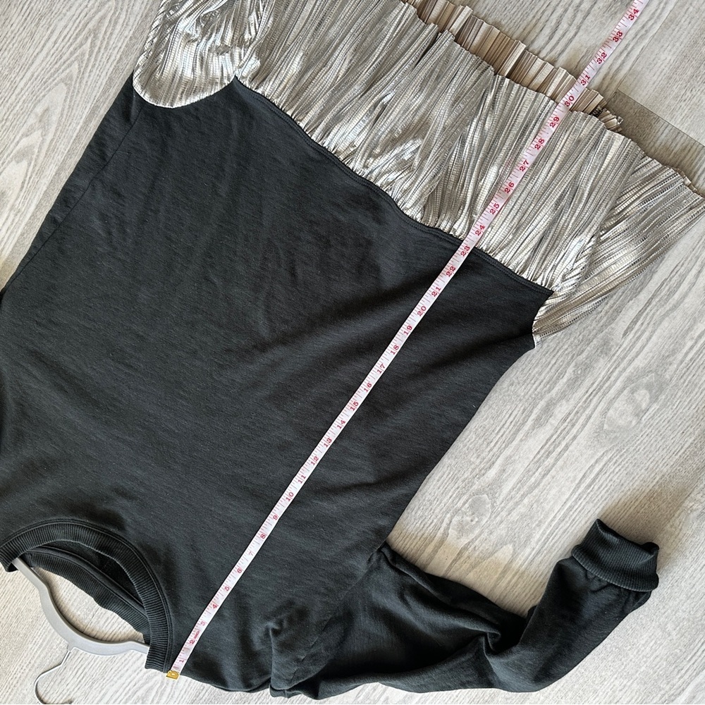 Pilcro Green Tunic Sweatshirt with Pleated Metallic Trim Medium - Picture 12 of 13